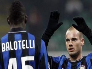 Веслі Снейдер: "Я радий за Балотеллі" Веслі Снейдер: "Я радий за Балотеллі"