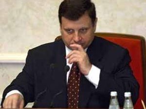 Янукович нагородив Мартинюка орденом на день народження Янукович нагородив Мартинюка орденом на день народження