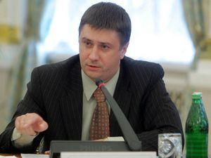 Опозиція скликає спеціальне засідання Верховної Ради через знищення незалежних телеканалів Опозиція скликає спеціальне засідання Верховної Ради через знищення незалежних телеканалів