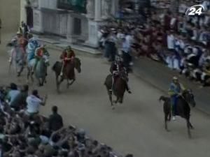 В Сієні розпочалися середньовічні скачки - Паліо В Сієні розпочалися середньовічні скачки - Паліо