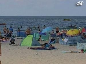 Пляжі Ніцци тимчасово закрили через появу акули Пляжі Ніцци тимчасово закрили через появу акули