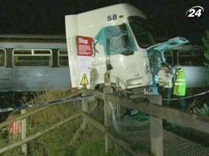 У Британії потяг зіткнувся з вантажівкою, 21 людина отримала поранення