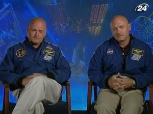 Марк і Скотт Келлі стануть першими близнюками, що водночас будуть у Космосі