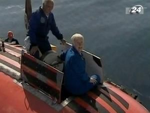 Джеймс Кемерон відсвяткував свій день народження на дні озера Байкал Джеймс Кемерон відсвяткував свій день народження на дні озера Байкал