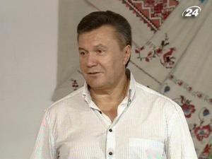 На Сорочинському ярмарку Янукович залишив півзарплати