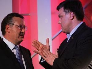 Гриценко і Тягнибок відмовилися голодувати із Катеринчуком Гриценко і Тягнибок відмовилися голодувати із Катеринчуком