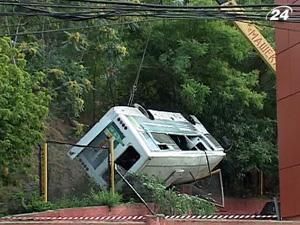 У ДТП в Одесі загинула 8-річна дівчинка, ще 12 людей - у лікарні У ДТП в Одесі загинула 8-річна дівчинка, ще 12 людей - у лікарні