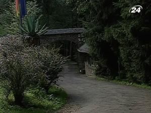 У зоопарку міста Люнебахе ведмідь поранив 3-річну дівчинку та її батька У зоопарку міста Люнебахе ведмідь поранив 3-річну дівчинку та її батька