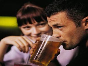 Вчені з'ясували чому п'яним чоловікам подобаються абсолютно всі жінки