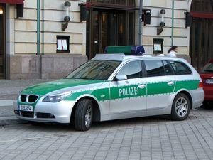 У Німеччині жінка прийшла грабувати банк із 5-річною дочкою