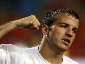 "Ліверпуль" має намір придбати Рафаеля ван дер Варта "Ліверпуль" має намір придбати Рафаеля ван дер Варта