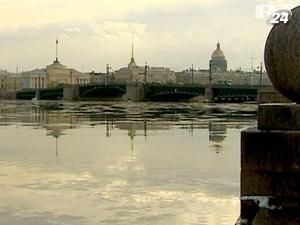 Санкт-Петербург поринув у темряву