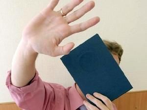 Черкащина: міліція спіймала БЮТівця з підробленим дипломом Черкащина: міліція спіймала БЮТівця з підробленим дипломом