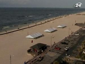 Через страх розлитої нафти туристи уникають пляжів Через страх розлитої нафти туристи уникають пляжів