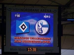 "Гамбург" перемагає "Шальке" "Гамбург" перемагає "Шальке"