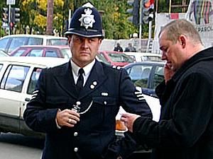 Великобританія: поліцейських попросили вдягати скромні труси акуратного крою