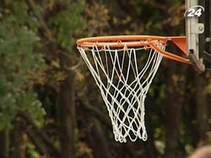 В Україні стартував перший офіційний чемпіонат зі стрітболу В Україні стартував перший офіційний чемпіонат зі стрітболу