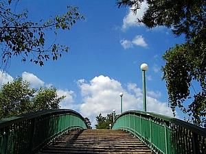 У Черкасах після ремонту відкрили Міст закоханих у Парку 50-річчя