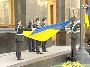 Україна відзначає День державного прапора