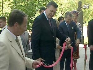 Президент Віктор Янукович відкрив музей Тараса Шевченка в Каневі