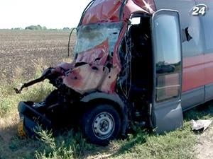 Під Первомайськом розбився мікроавтобус з відпочивальниками Під Первомайськом розбився мікроавтобус з відпочивальниками
