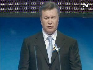 Янукович: нам усім разом слід ґрунтовно удосконалювати Конституцію