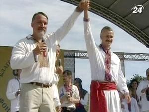 Парад вишиванок приурочили до 19 річниці незалежності Парад вишиванок приурочили до 19 річниці незалежності