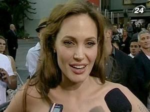 Анджеліна Джолі хоче стати режисером фільму про Боснію Анджеліна Джолі хоче стати режисером фільму про Боснію