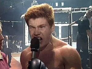 Росія: з психлікарні втік чемпіон світу у боях без правил у суперважкій вазі Росія: з психлікарні втік чемпіон світу у боях без правил у суперважкій вазі