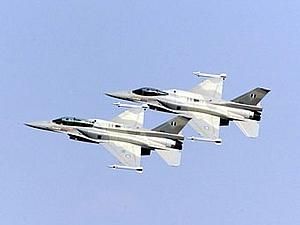 Греція: у небі зіткнулись два винищувачі Греція: у небі зіткнулись два винищувачі