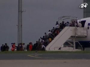 Франція депортувала чергову групу циган-нелегалів до Румунії Франція депортувала чергову групу циган-нелегалів до Румунії