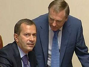 Колесніков заставляє Клюєва відремонтувати дорогу за його домом (ВІДЕО) Колесніков заставляє Клюєва відремонтувати дорогу за його домом (ВІДЕО)