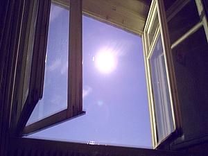 У Вінниці з вікна 8-го поверху випав чотирирічний хлопчик У Вінниці з вікна 8-го поверху випав чотирирічний хлопчик