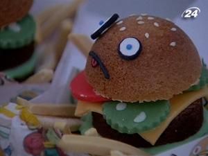 У Лондоні організували виставку з їстівними експонатам У Лондоні організували виставку з їстівними експонатам