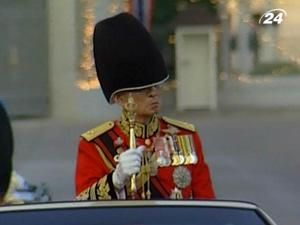 Король Таїланду - мир та стабільність Король Таїланду - мир та стабільність