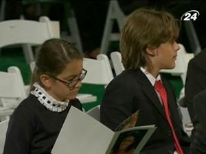 Діти Майкла Джексона йдуть до школи Діти Майкла Джексона йдуть до школи