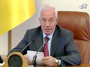 Азаров: маємо страшну хворобу — розмноження дилетантства Азаров: маємо страшну хворобу — розмноження дилетантства