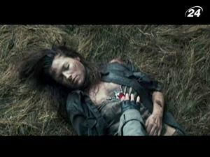 "Оселя зла - 4": Еліс хоче врятувати всіх, кого ще не зачепив вірус "Оселя зла - 4": Еліс хоче врятувати всіх, кого ще не зачепив вірус