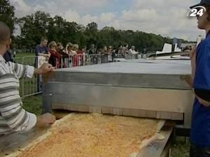 У Кракові спробували побити рекорд з випікання найбільшої піци