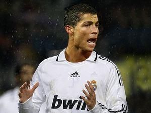 Роналду пошкодив щиколотку Роналду пошкодив щиколотку