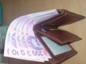 В Україні за липень скоротився борг по зарплаті на 15,6% В Україні за липень скоротився борг по зарплаті на 15,6%