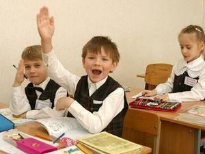 Донецьк: закривають українські класи, звільняють вчителів Донецьк: закривають українські класи, звільняють вчителів