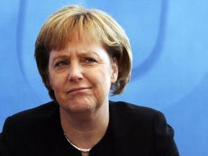 Меркель попросила Януковича дотримуватися демократії Меркель попросила Януковича дотримуватися демократії