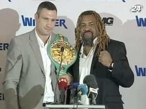 Учасники титульного бою провели першу прес-конференцію Учасники титульного бою провели першу прес-конференцію