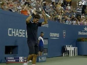 Роджер Федерер розпочав турнір із перемоги Роджер Федерер розпочав турнір із перемоги