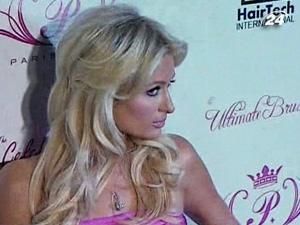 Озброєний чоловік намагався проникнути в особняк Періс Хілтон Озброєний чоловік намагався проникнути в особняк Періс Хілтон