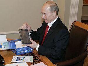 Володимир Путін боїться мобільних телефонів
