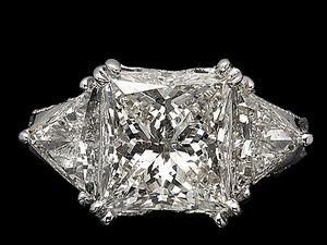 У Пекіні викрали каблучку вартістю більше 2 млн У Пекіні викрали каблучку вартістю більше 2 млн