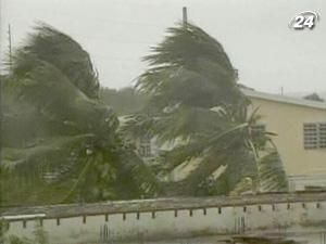 У США розпочалася евакуація через наближення урагану "Ерл" У США розпочалася евакуація через наближення урагану "Ерл"