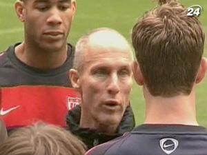 Боб Бредлі підписав новий контракт із федерацією футболу США Боб Бредлі підписав новий контракт із федерацією футболу США